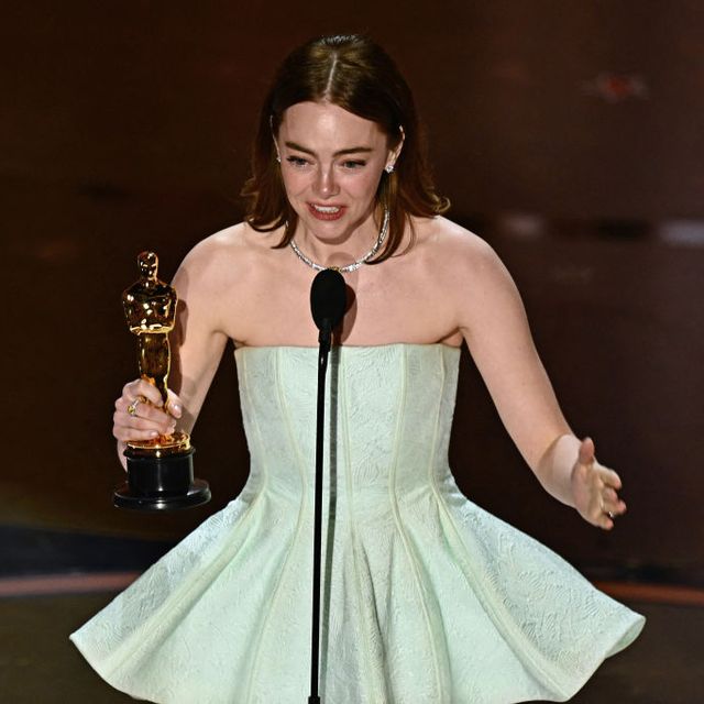 Emma Stone accepts Oscar for Poor Things